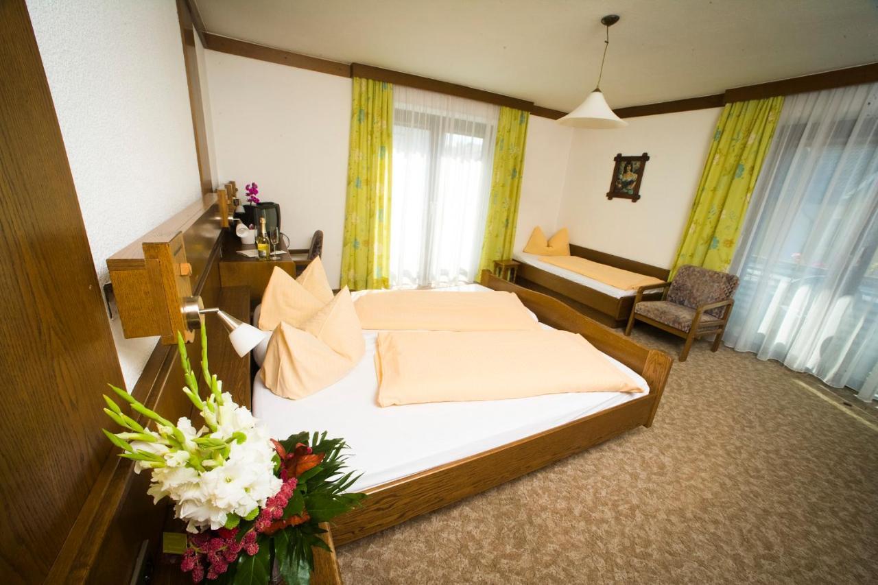 Hotel Landgasthof Zum Schildhauer Halfing Extérieur photo